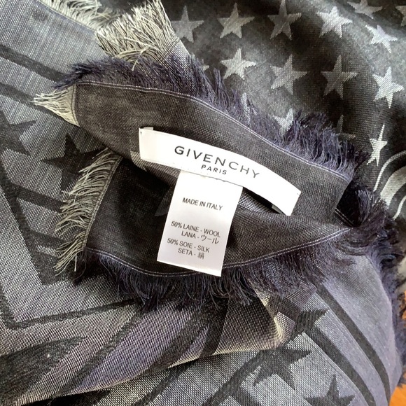 100% Authentic BNIB Givenchy Scarf - Picture 4 of 4